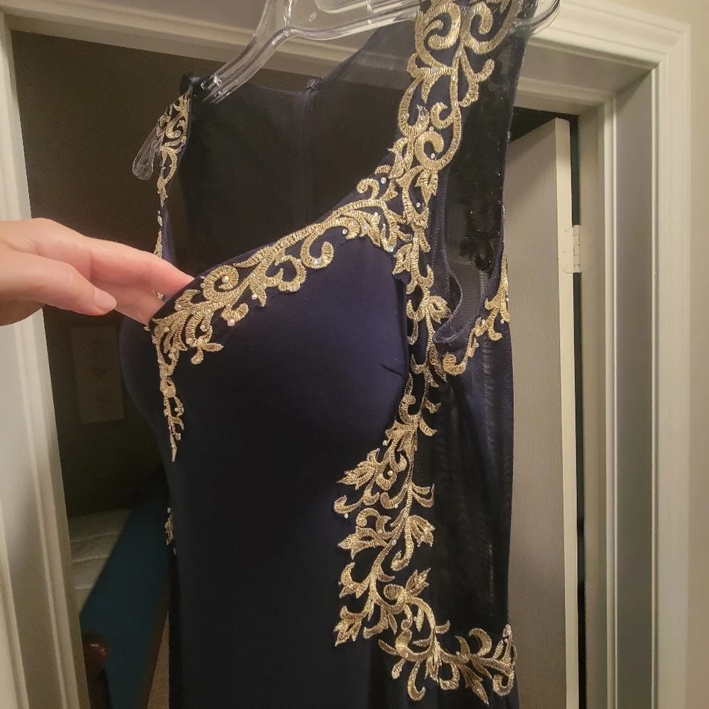 Dress - Picture 4 of 6